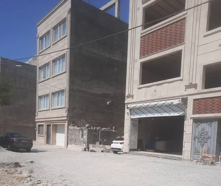 زمین ۱۶۰ متری با جواز ساخت
