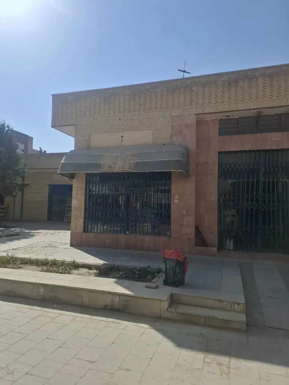 مغازه اردیبهشت غربی_خ شیرازی_سند تک برگ تجاری_نبش