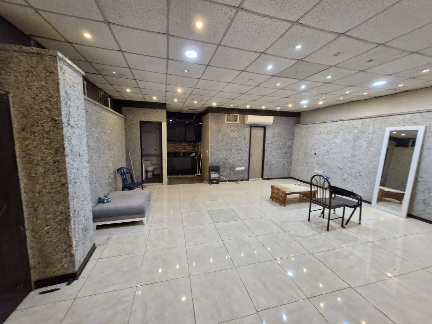 اجاره ملک اداری و انبار ۶۵ متر(ارم)