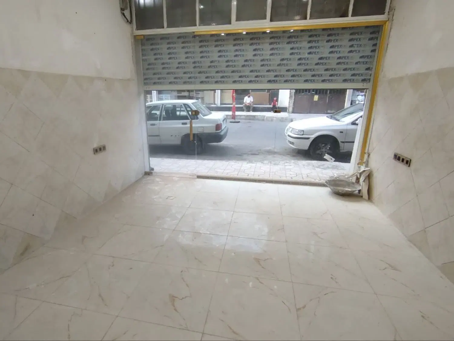 مغازه 18 متری معاوضه با خودرو