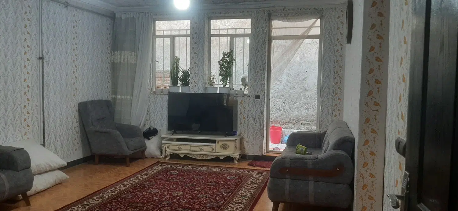 منزل سه خوابه درالواج