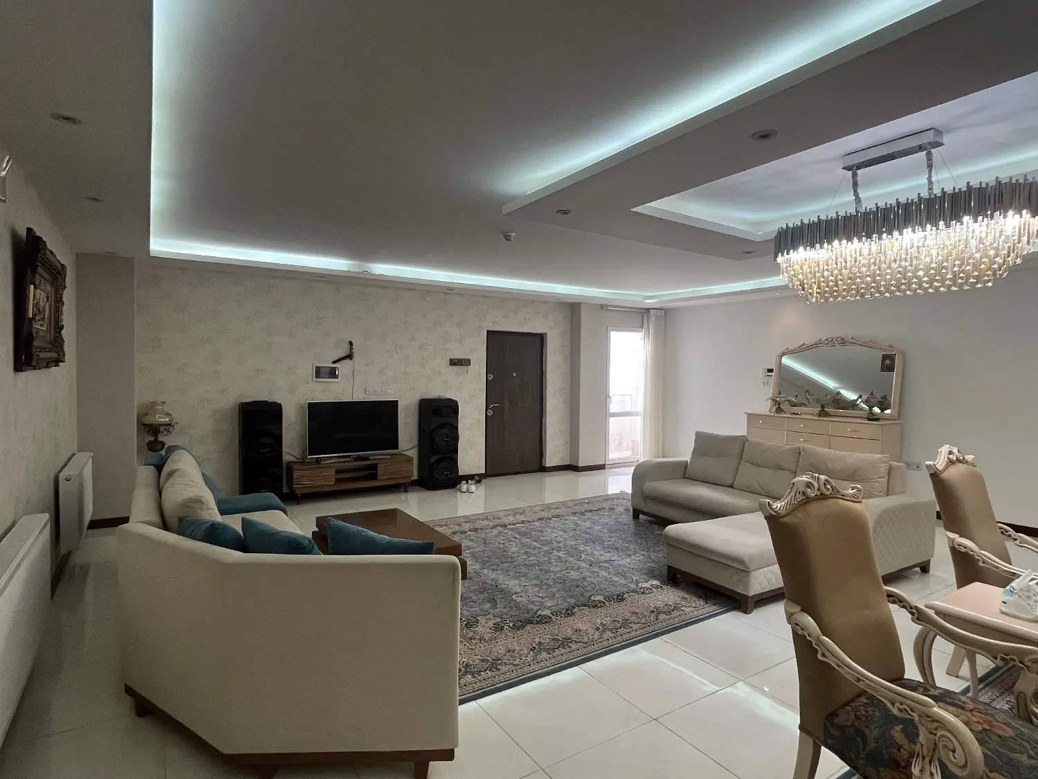 آپارتمان طالقانی(۲۲بهمن)