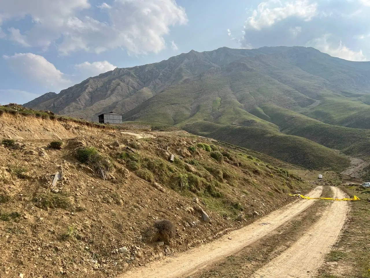 یک قطعه زمین دارای سند رسمی در پلور