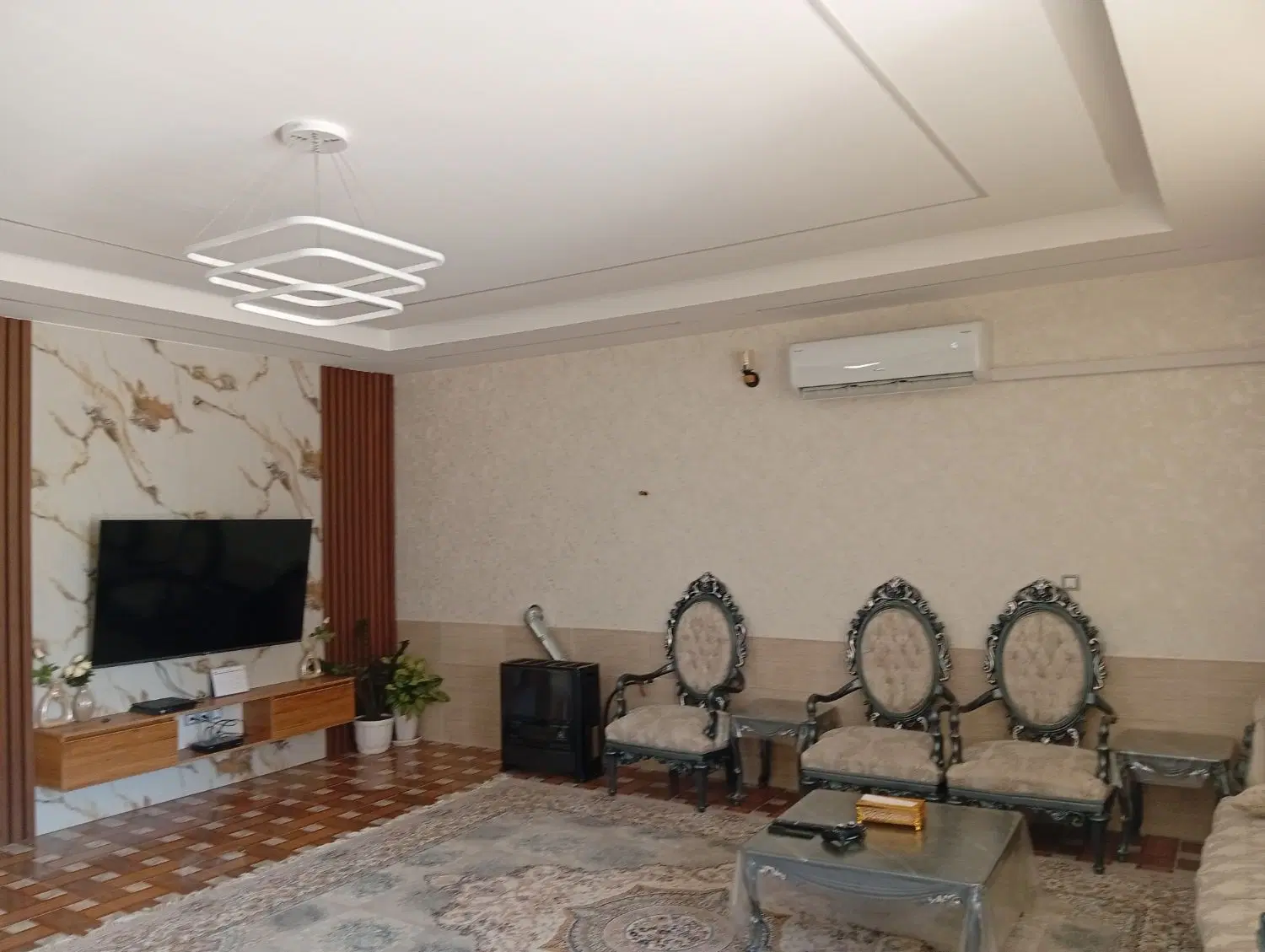 زمین 200متری خارج محدوده