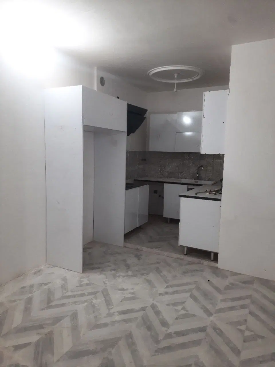 منزل همکف نوساز 50متر دربست