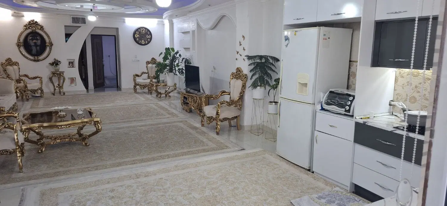 اپارتمان ۱۲۰ متری  بر خیابان ۲۰متری کوهپایی