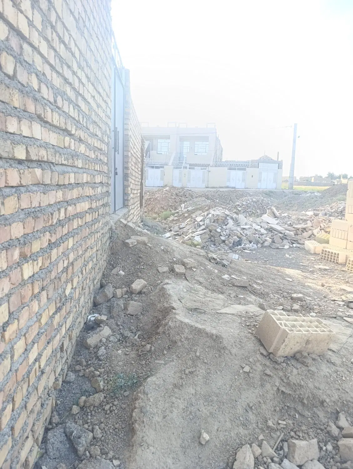 ملک استقلال 27