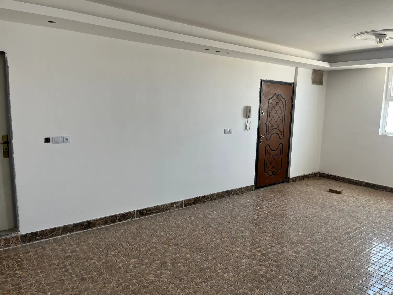 آپارتمان ۷۵ متری با پارکینگ (خ ابن سینا)