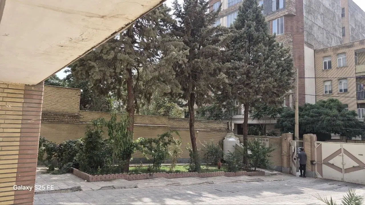 ۸۸متر طبقه۲.۵سنددار بدونه اسانسور