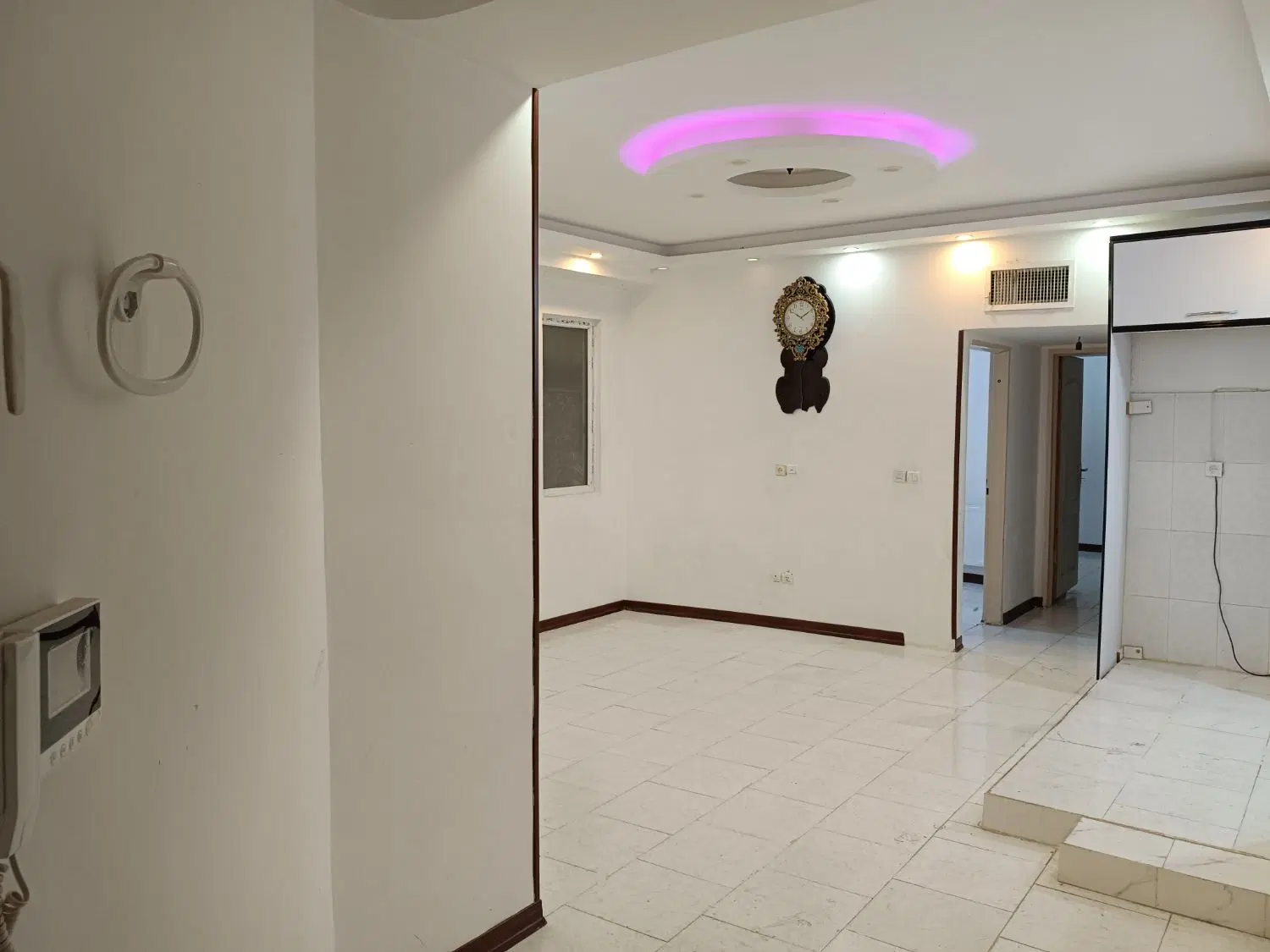 فروش 76متر دوخواب در فاز4شمال(باغستان)