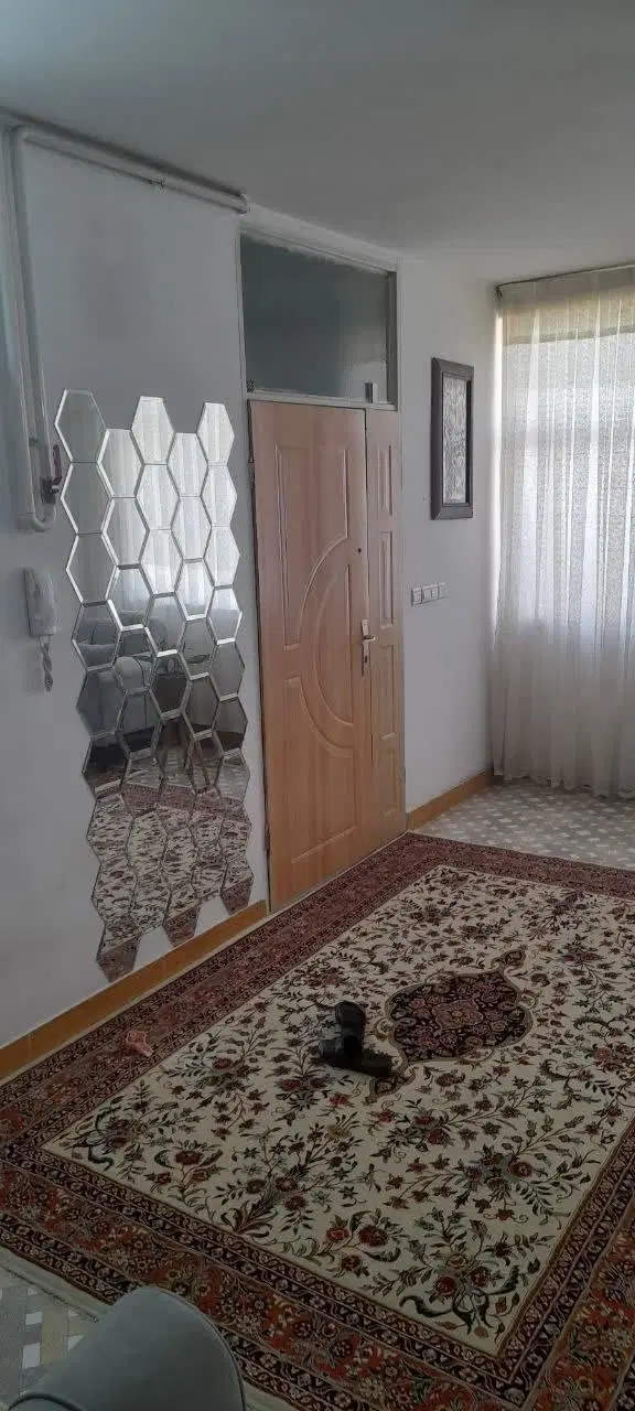 آپارتمان طبقه ۳ از ۳ رودکی
