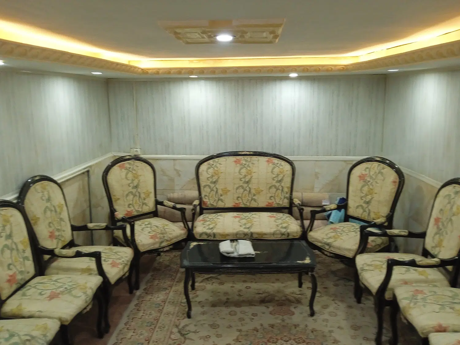 مغازه ۵۰ متر ۱۵ بالکن آب گاز و برق