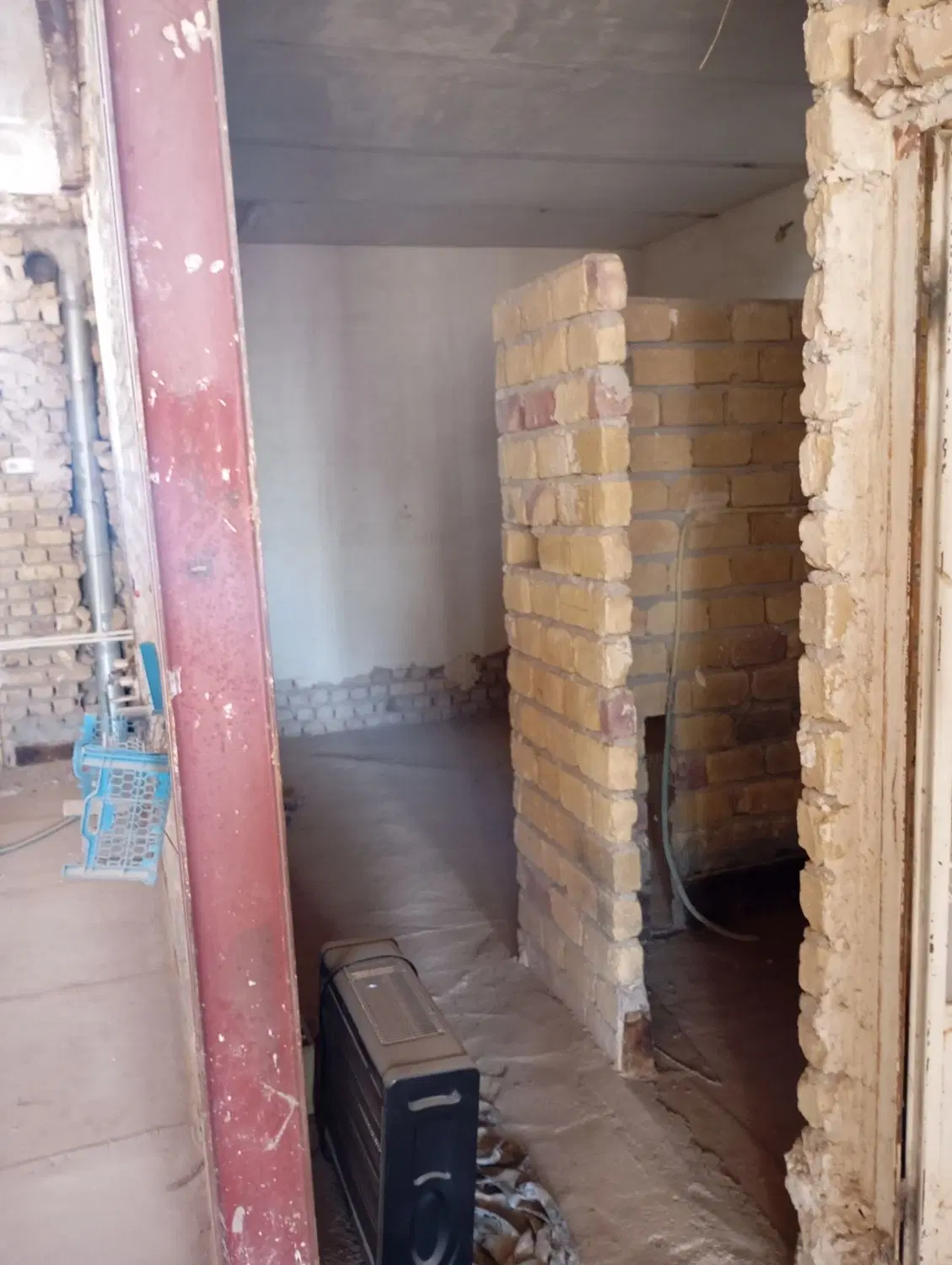 منزل نیمه کاره نوش اباد