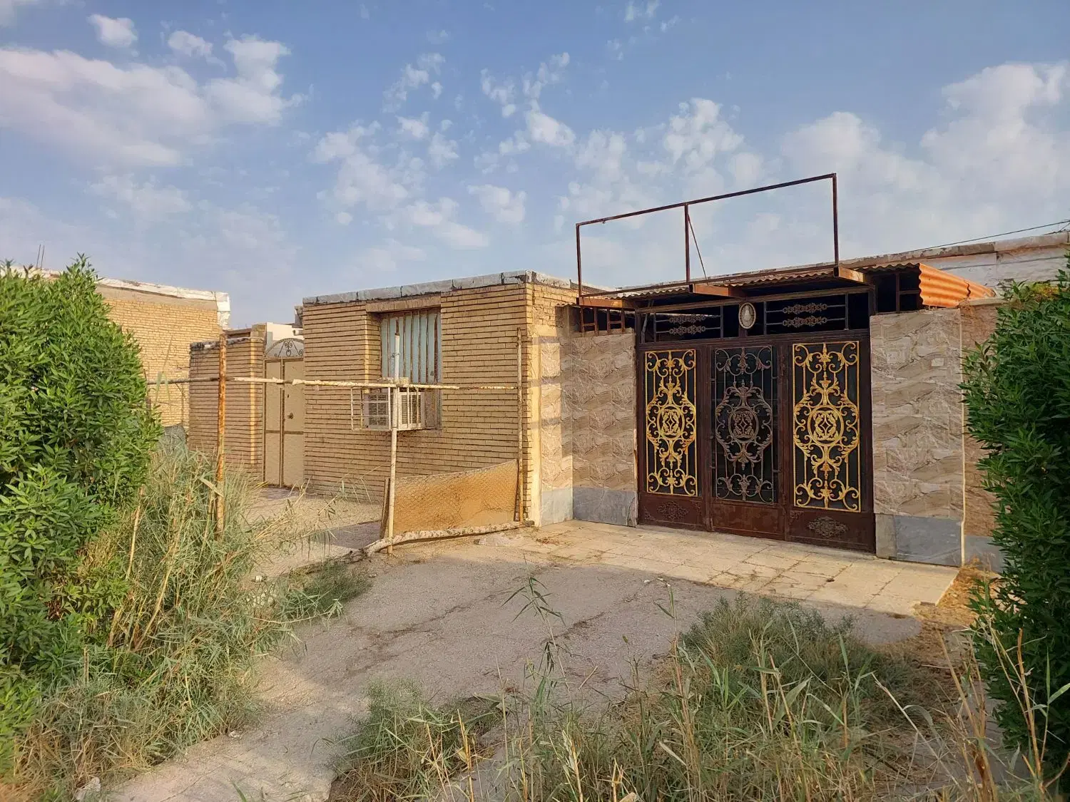 خانه شرکتی ۱۹۲ متر بر خیابان اصلی ایستگاه ۱۱ بهار