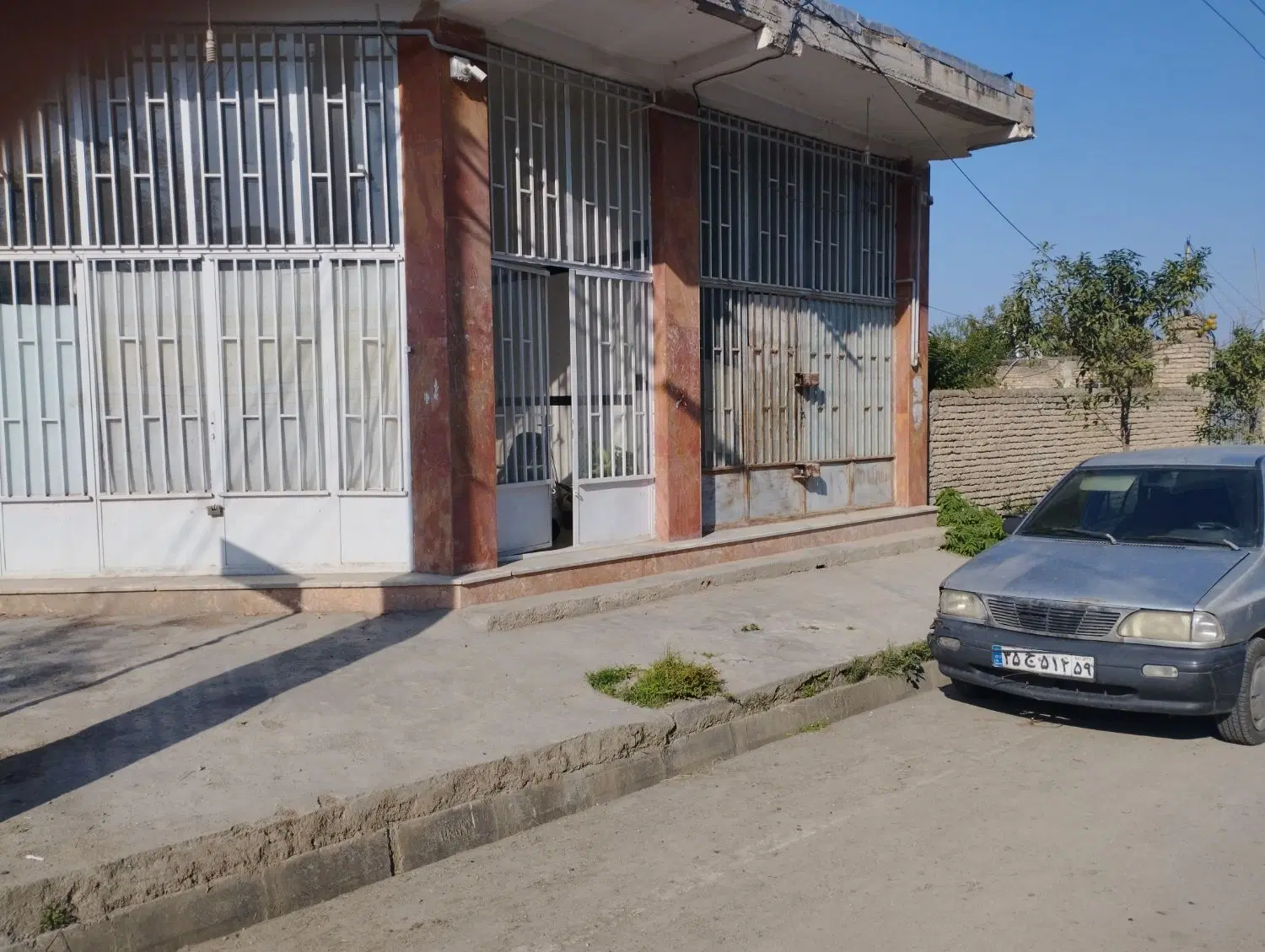 مغازه تجاری در روستای لمسک