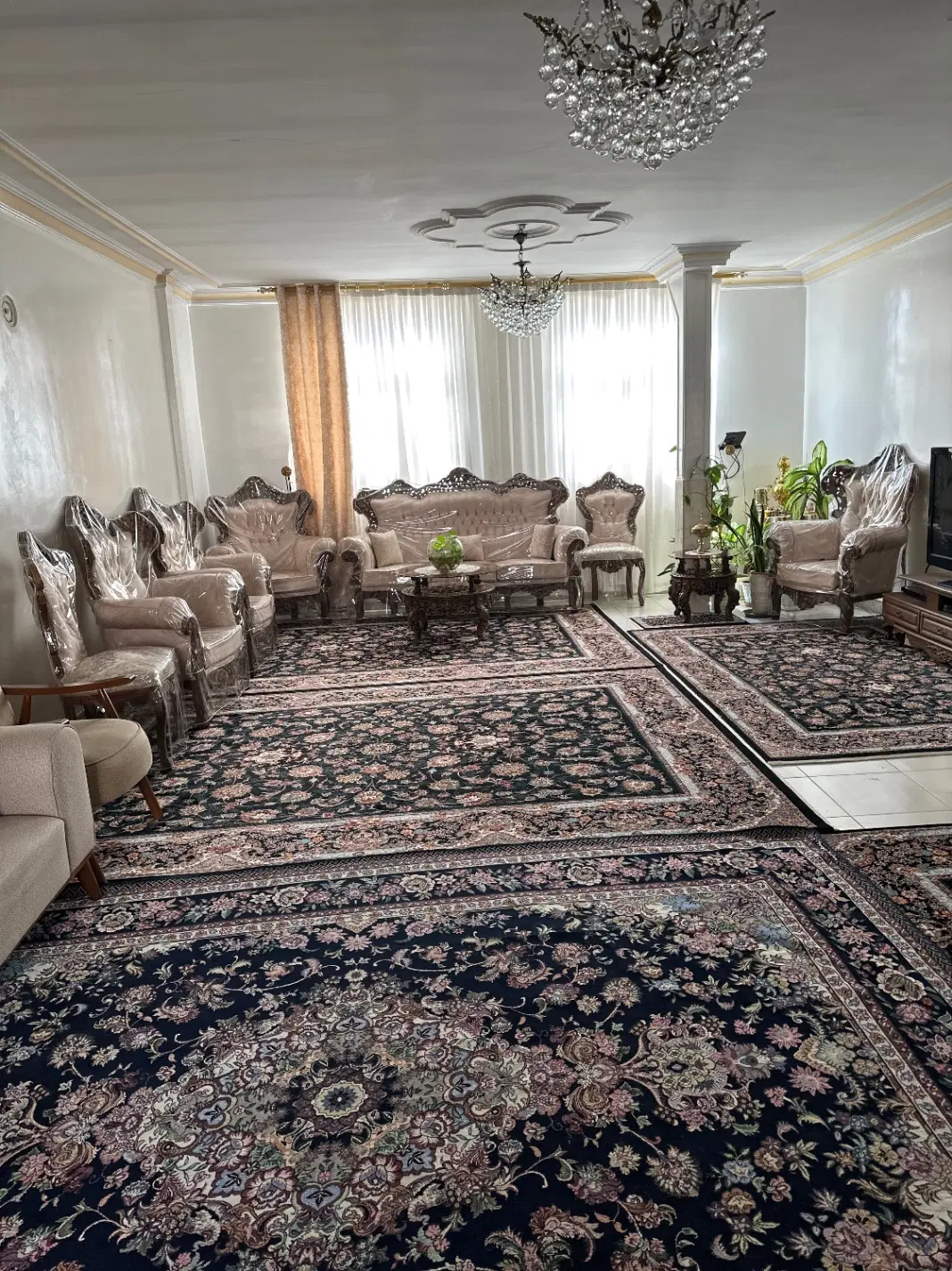 یک آپارتمان ۳ واحدی