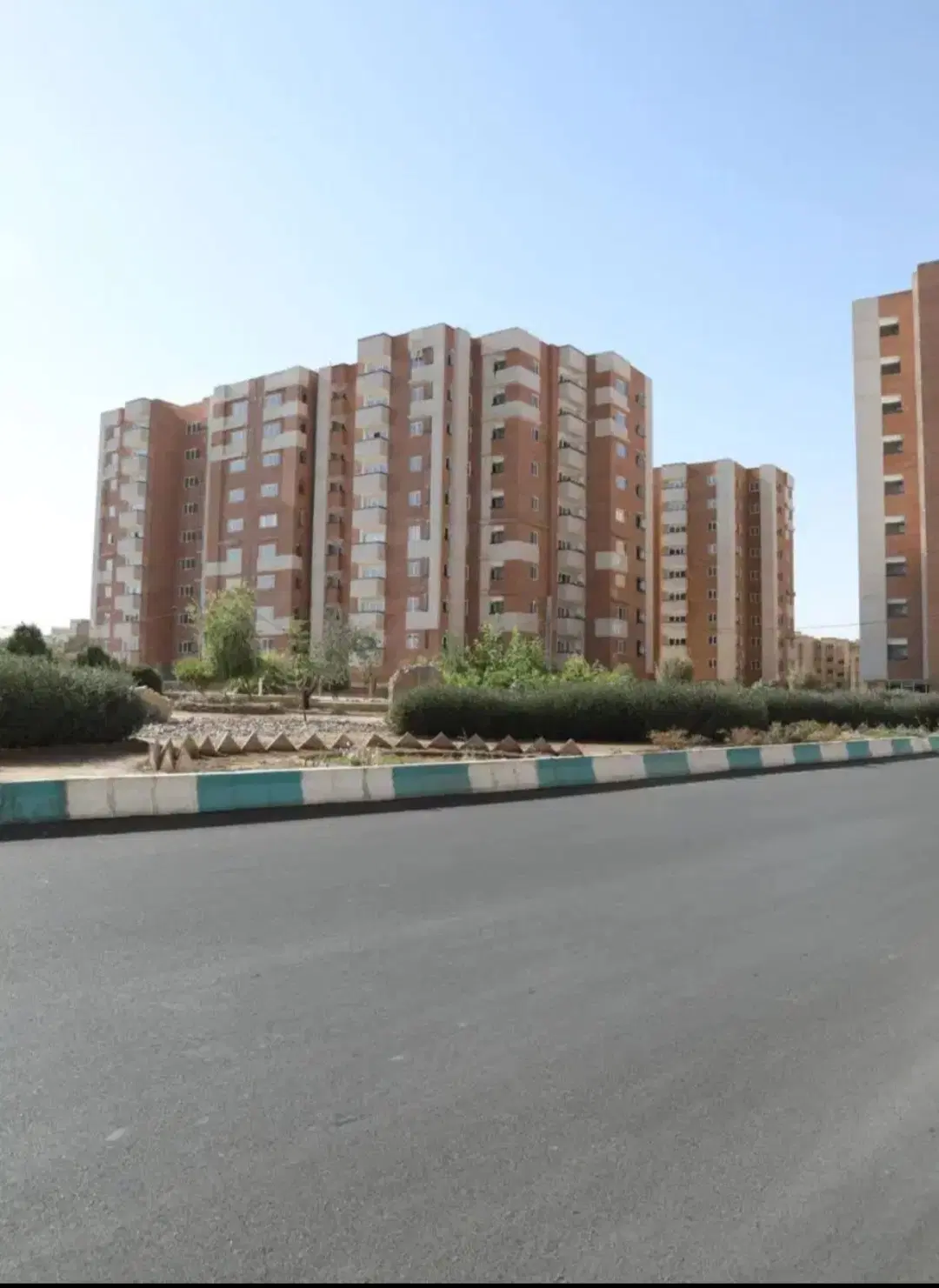 آپارتمان اندیشه آزادشهر صفر و سند دار