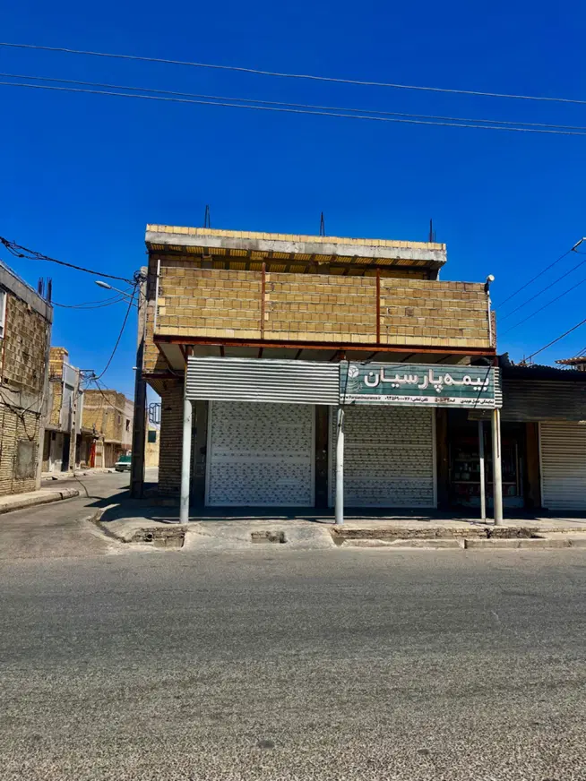 فروش دو عدد مغازه ۳۰ متری طبقه بالا ۷۰ متر