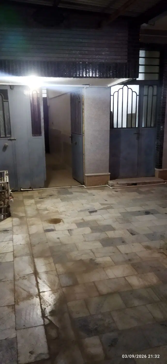 اجاره واحد۱۸۰ متری همکف دارای پارکینگ و راه مستقل