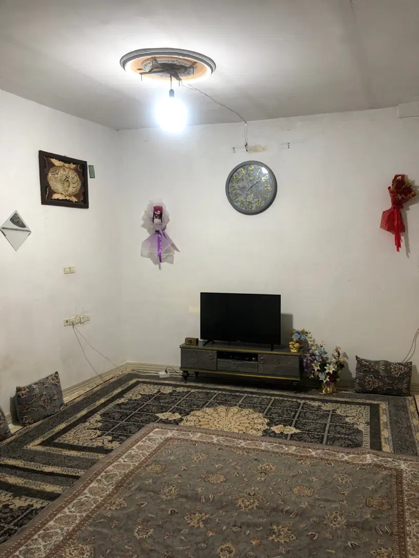 خانه 55 متری طبقه همکف راه جدا حیاط دار کد 600