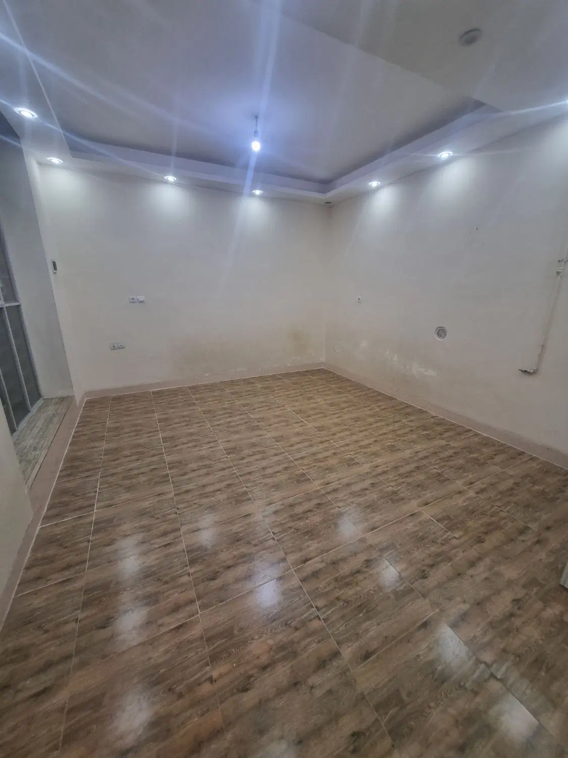 دربست ماشین رو خیابان تندگویان (یک‌خواب )