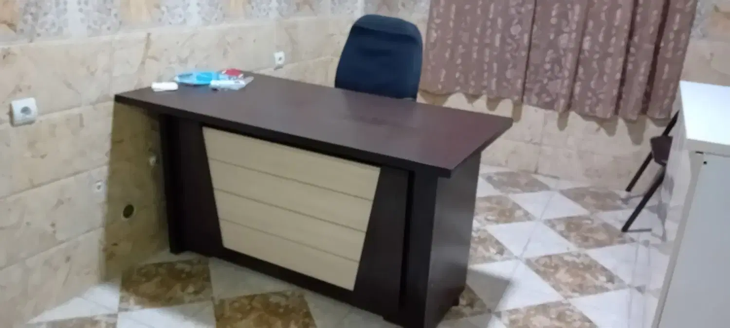 دفتر کار( اداری.مطب)
