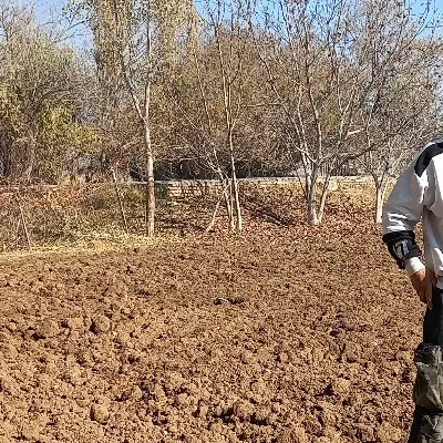 باغ۱۳۷۰متری درشریف آباد