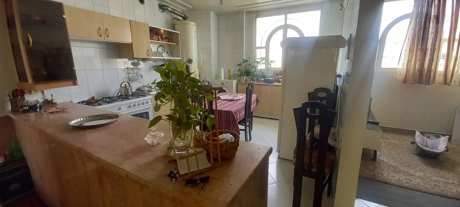 آپارتمان ۱۱۰ متری مشابه صفر نوساز،جنوبی،