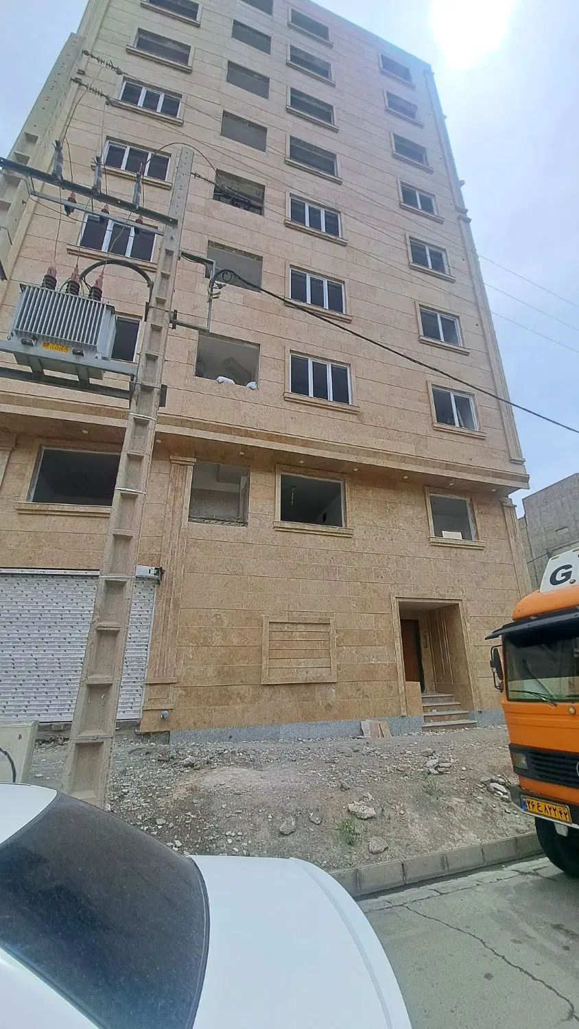 حاشیه ادیب ۴