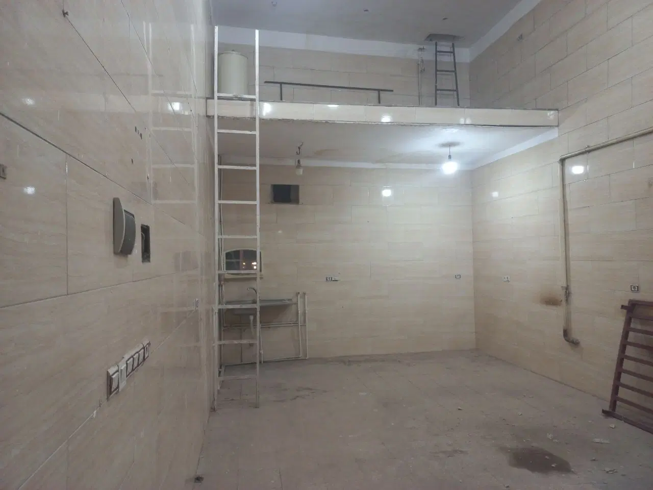 مغازه تجاری