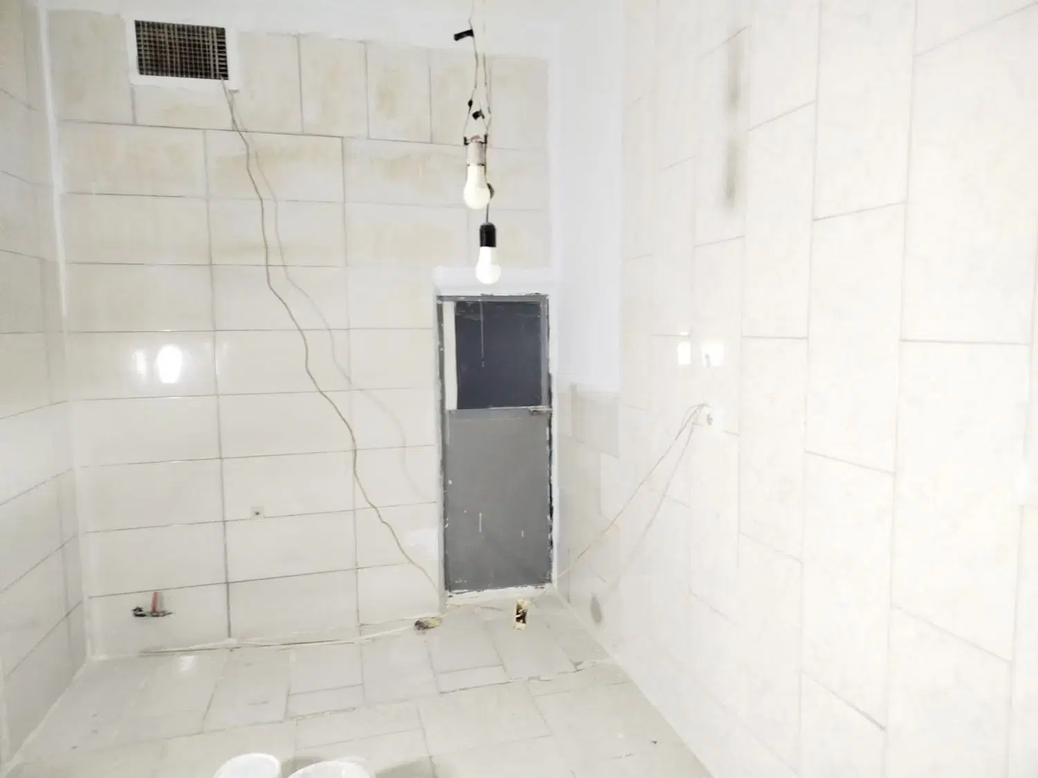 یک باب مغازه ۱۲متری اجاره داده میشود