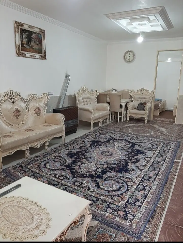 اجاره طبقه همکف ۹۰متری