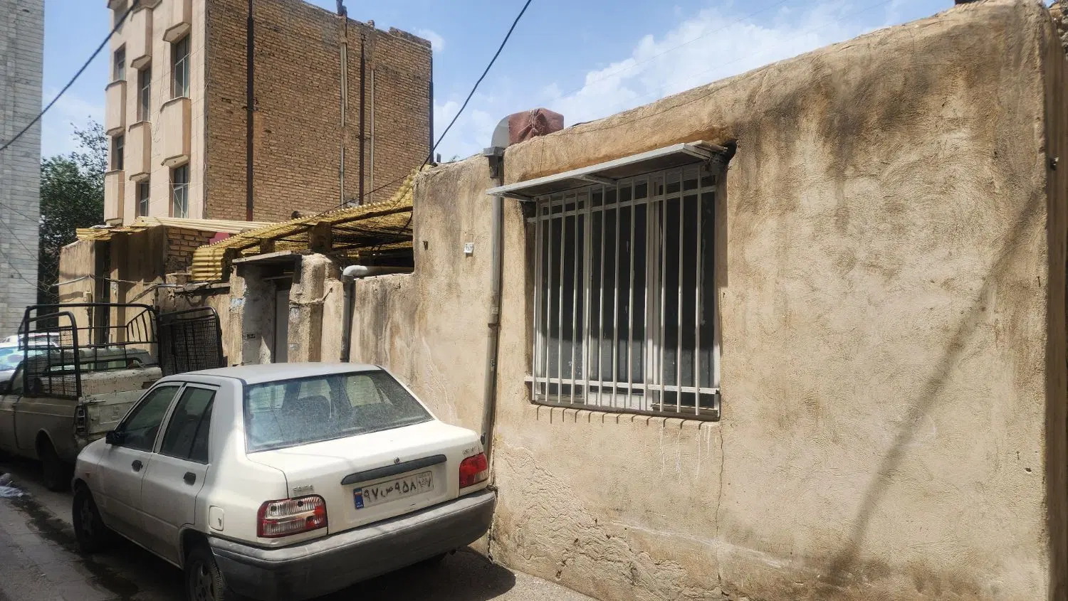 فروش خانه کلنگی ۱۰۰متری با سند منگوله دار