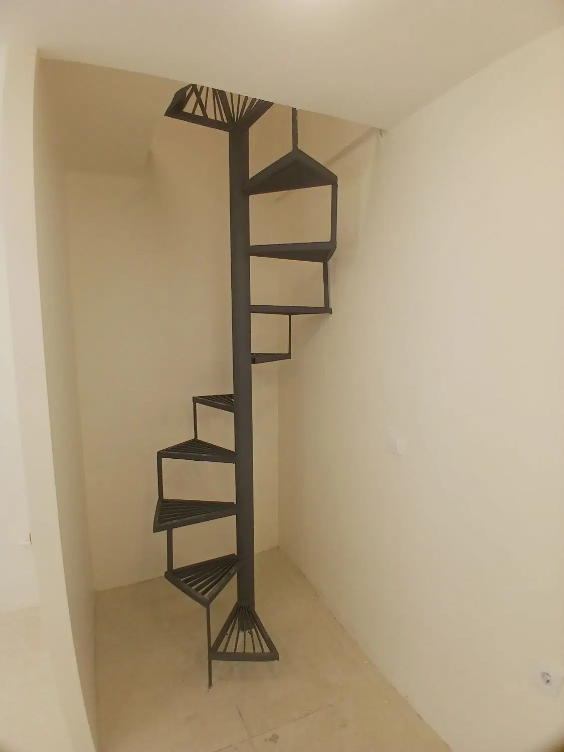 اجاره ۲۰ متر مغازه خ اجاره دار