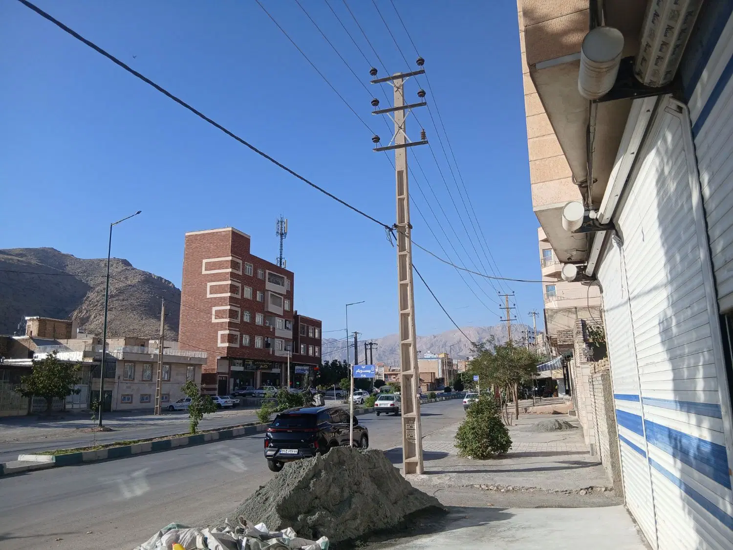 مغازه ۴۲ متر شهرک ظفر بر خیابان اصلی ننگه