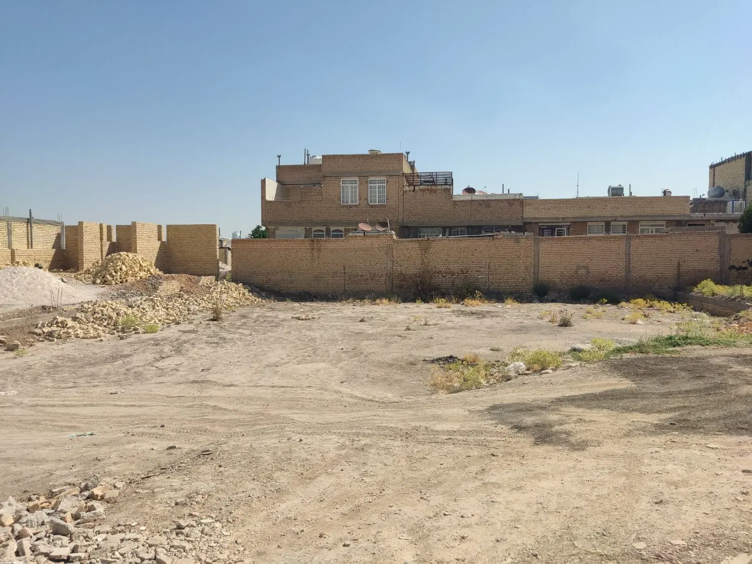 فروش زمین درب از حیاط