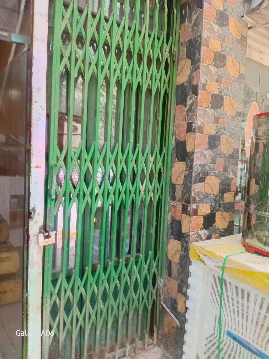 سوئیت یا دفتر کار ابوحامد روبروی بانک ملی