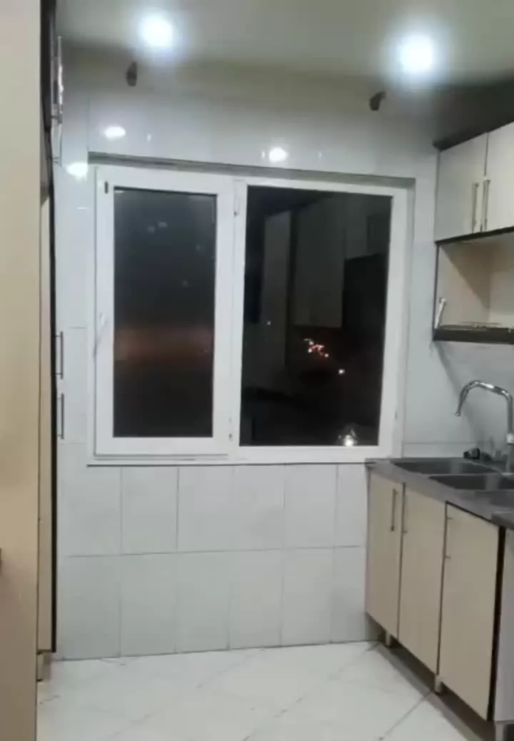 فروش واحد پروژه تولیدی تهران 83 متر دو خوابه