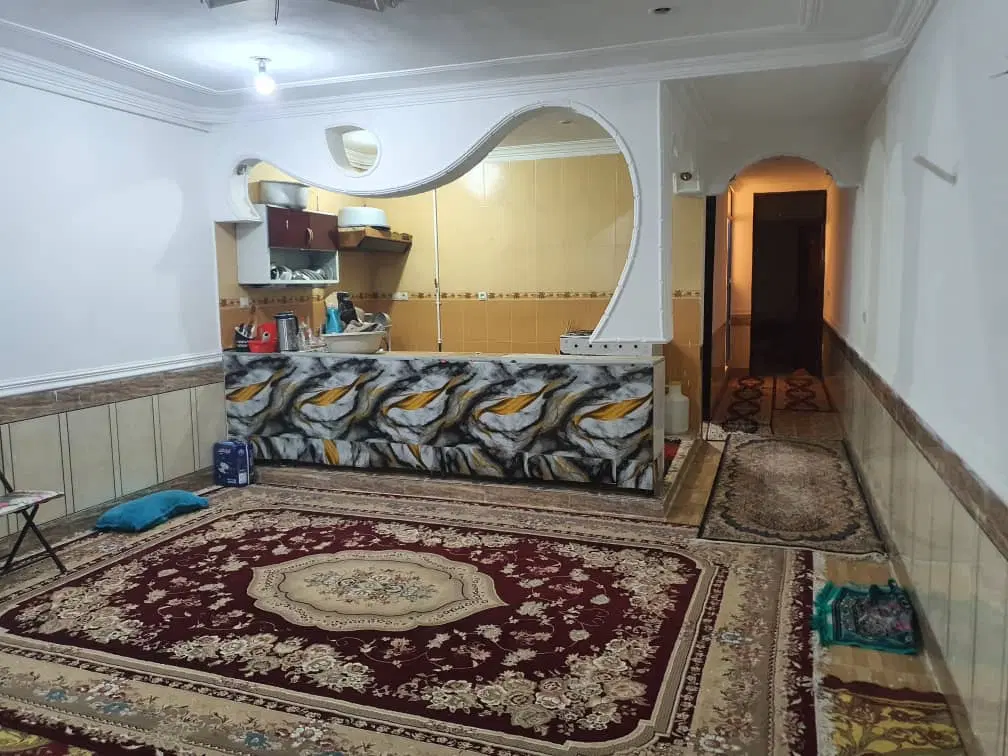 فروش طبقه بالا حیاط دار