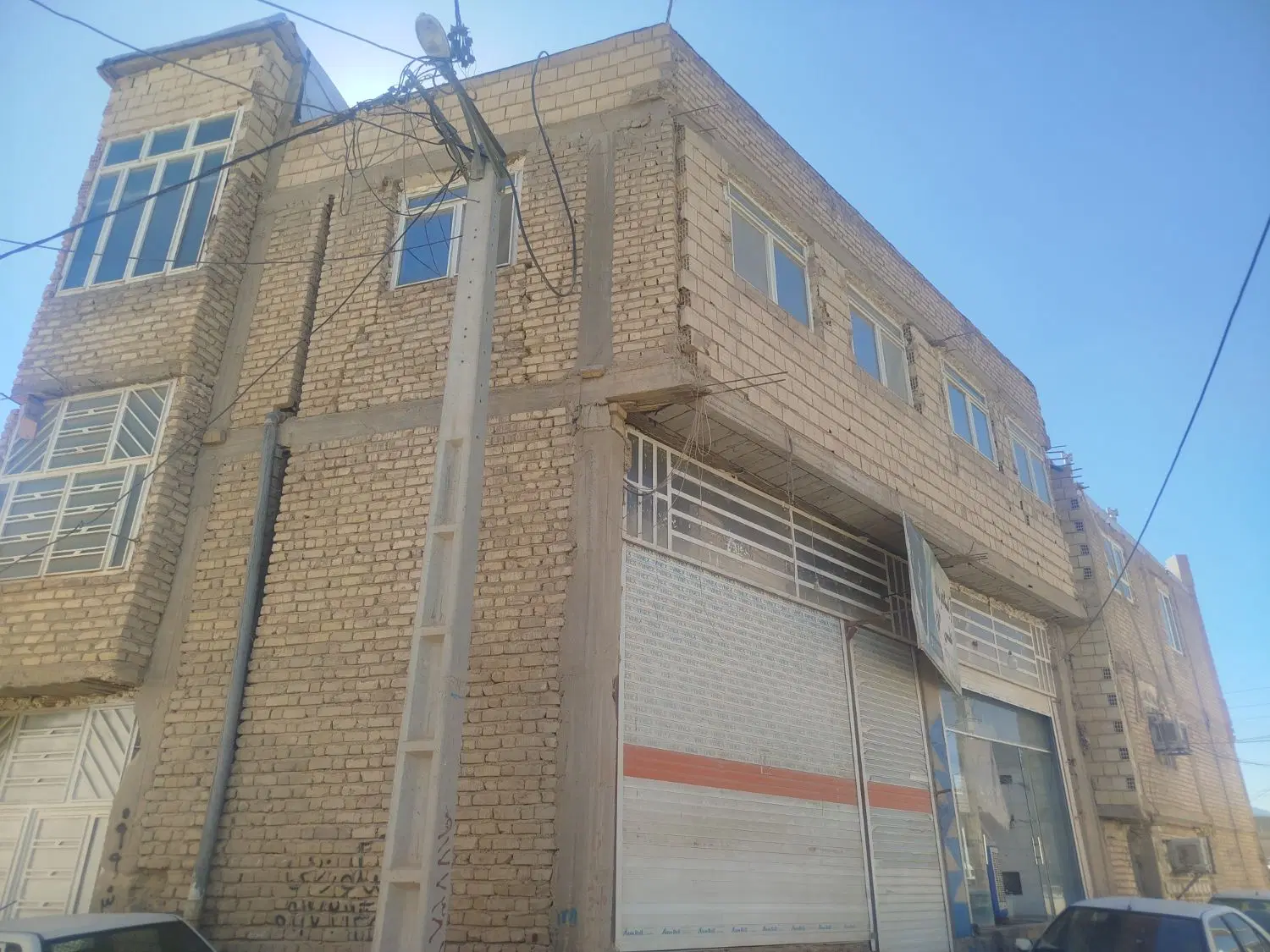 فروش منزل 100متری کنار خیابان اصلی کرونی