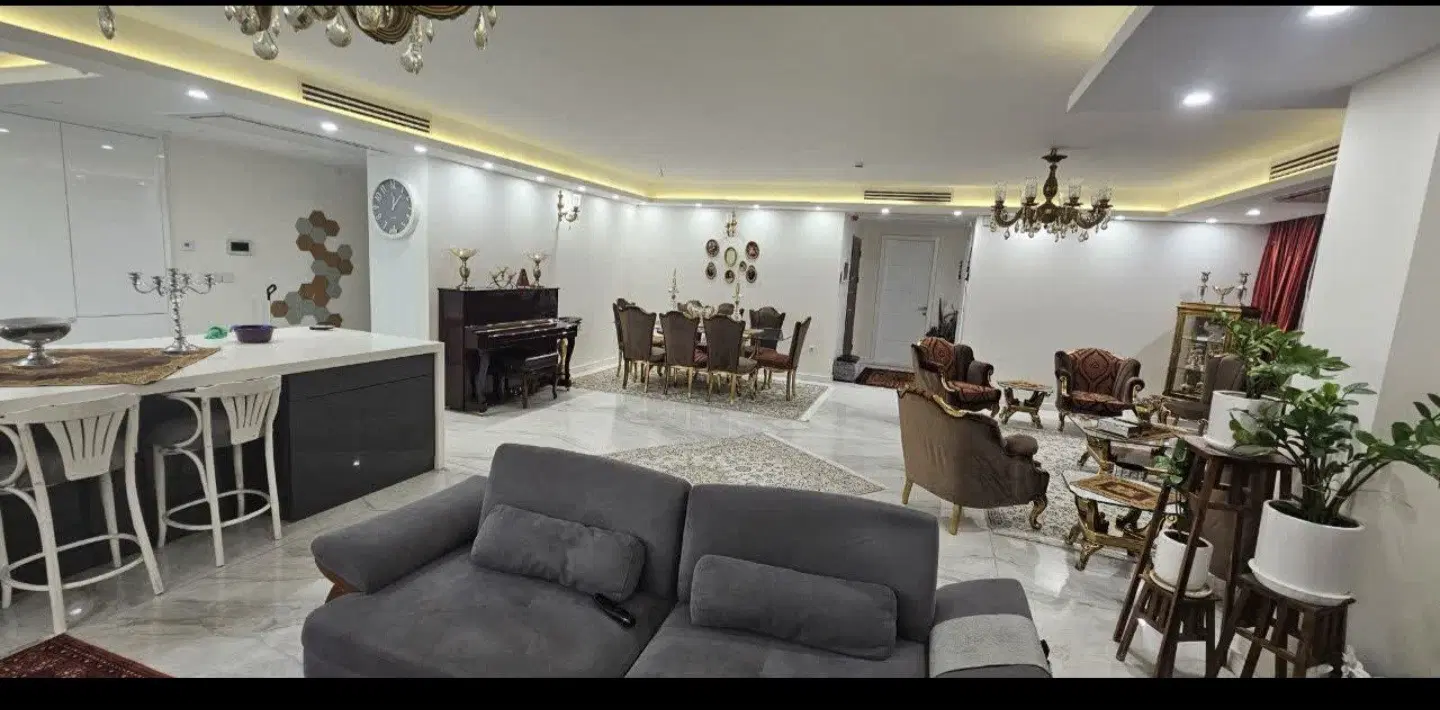 1100 متر آپارتمان