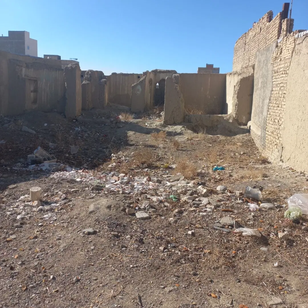 زمین فروشی