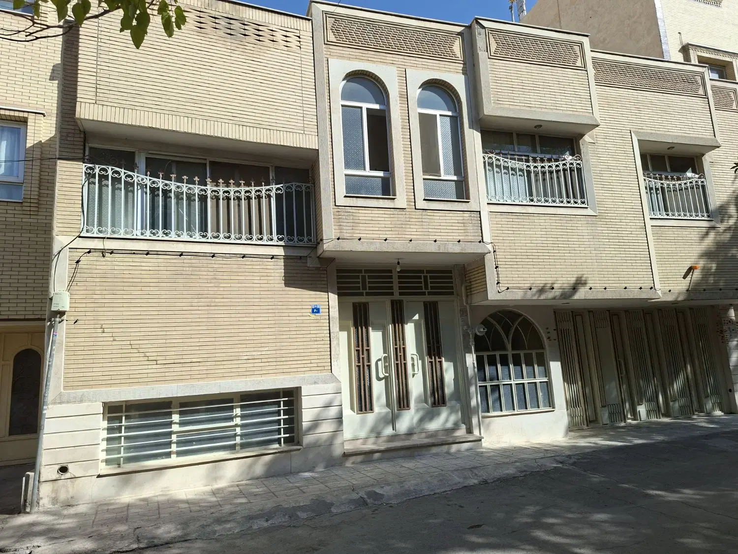 ویلایی ۳۰۹ متری دوطبقه فروش یا معاوضه