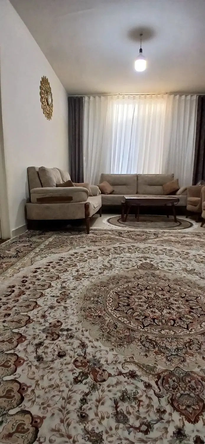 واحد ۶۰ متری دو نبش