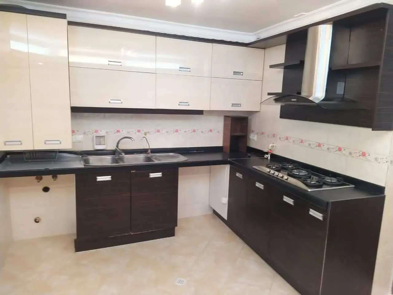 ۱۲۰متری* دو خواب* تاپ لوکیشن معالی‌آباد
