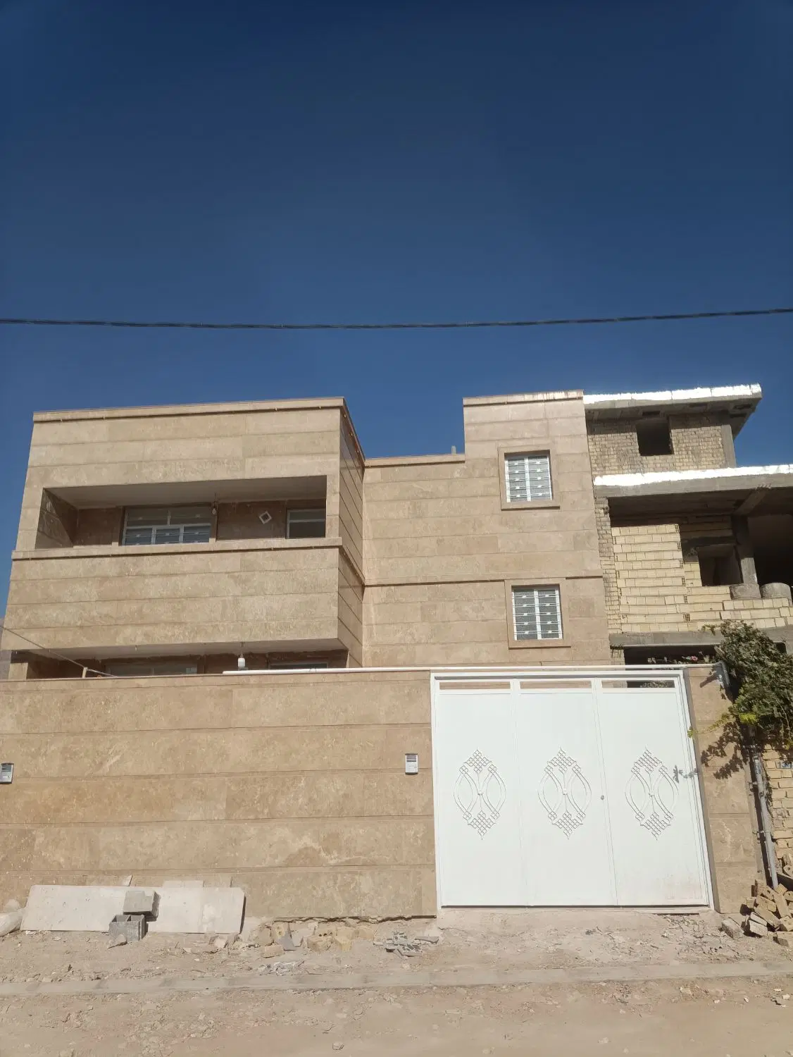 واحد کیان آباد 150متری 3خواب حیاط دار قیمت مناسب