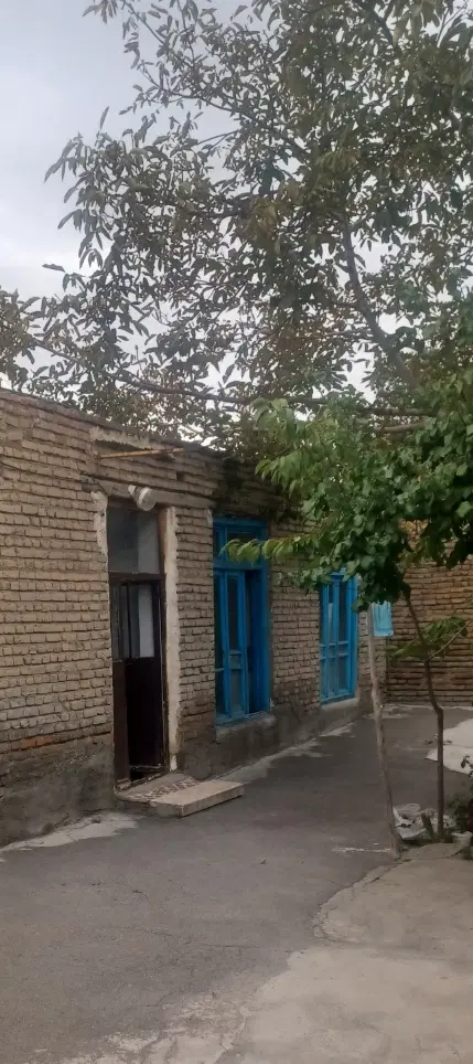 منزل کلنگی قابل نشیمن دونبش دوخیابان نواب صفوی
