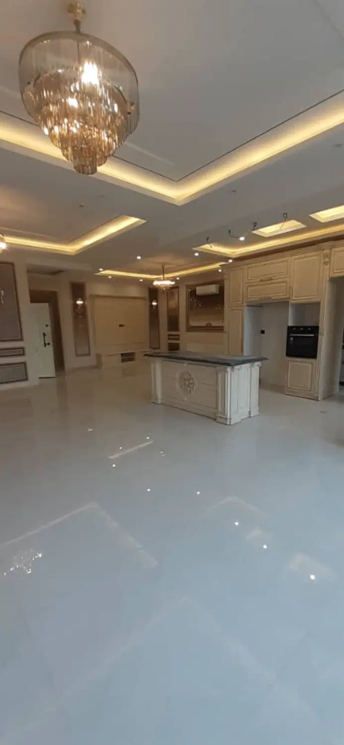 ۱۵۵ متری در فرامرز عباسی