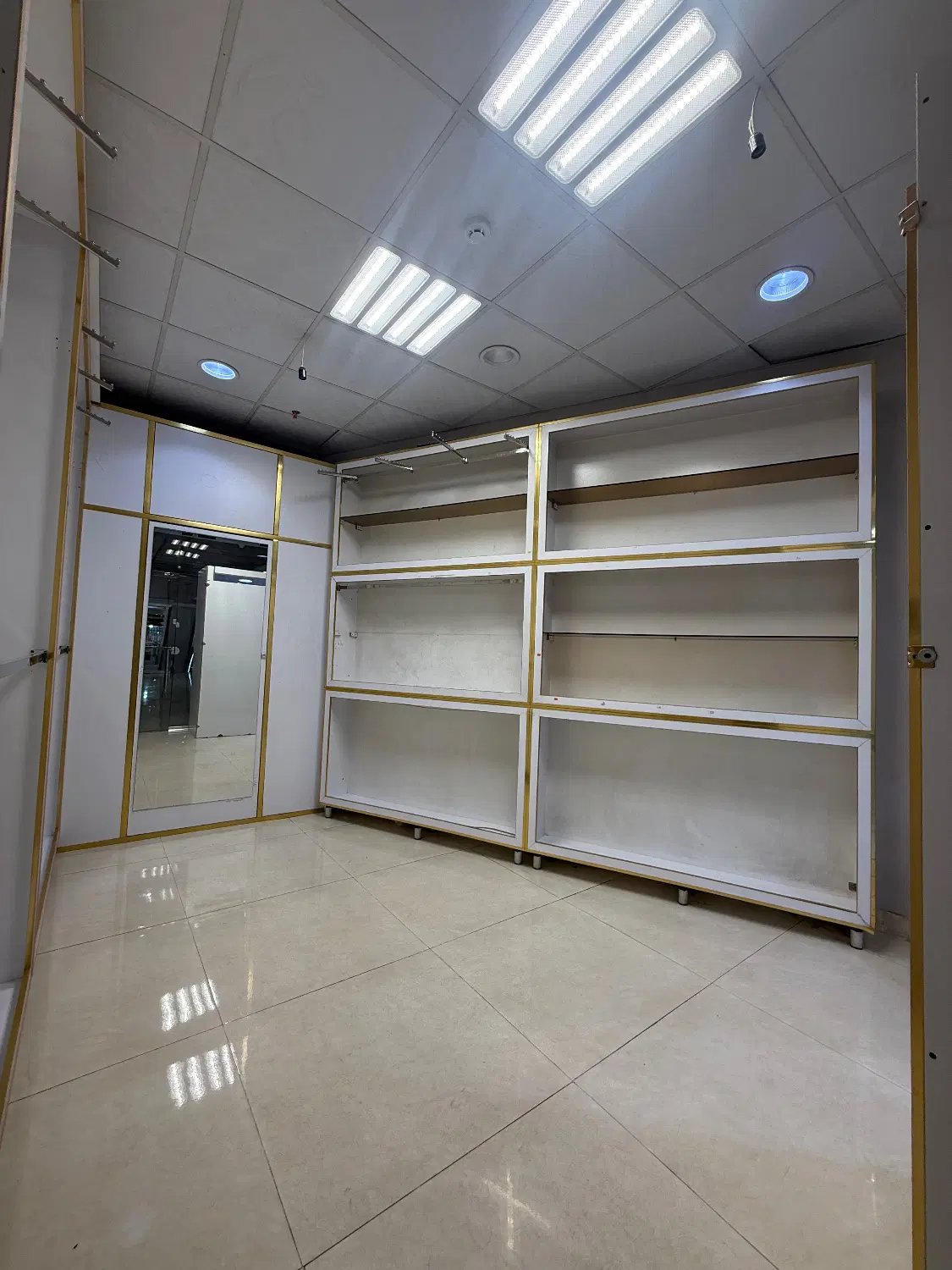 اجاره مغازه ۲۰ متری در پاساژ اطلس شهرقدس