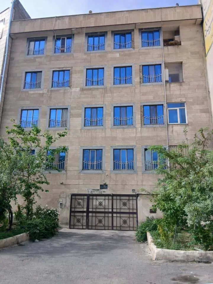 واحد 55متری سه راه حافظیه